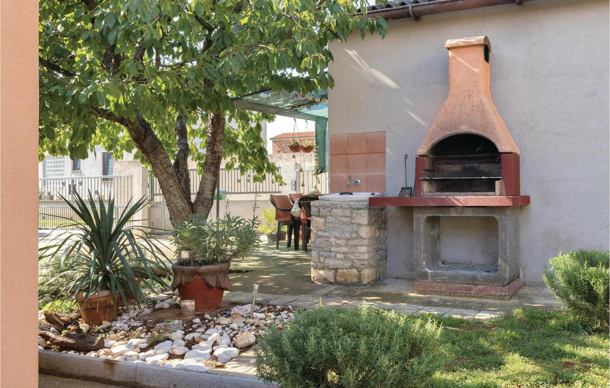 2 Bedroom Beautiful In Sikici *