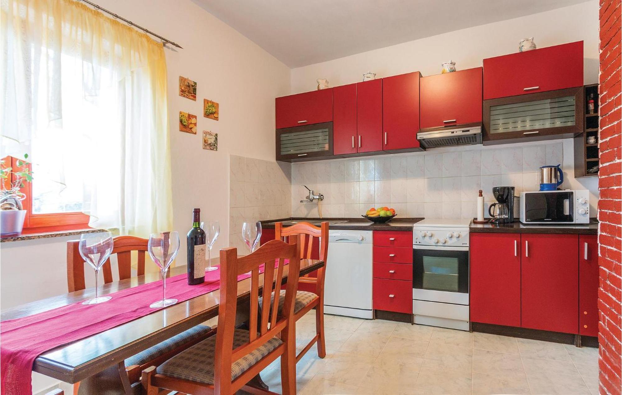 Vikendica 2 Bedroom Beautiful In Sikici *